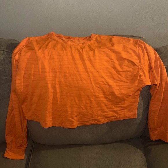 Lululemon cropped long sleeve top - Picture 1 of 2